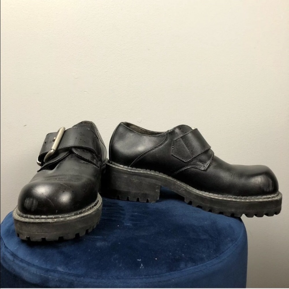 ISO! 🙏🏼 VTG 90s Bedstu Shoes